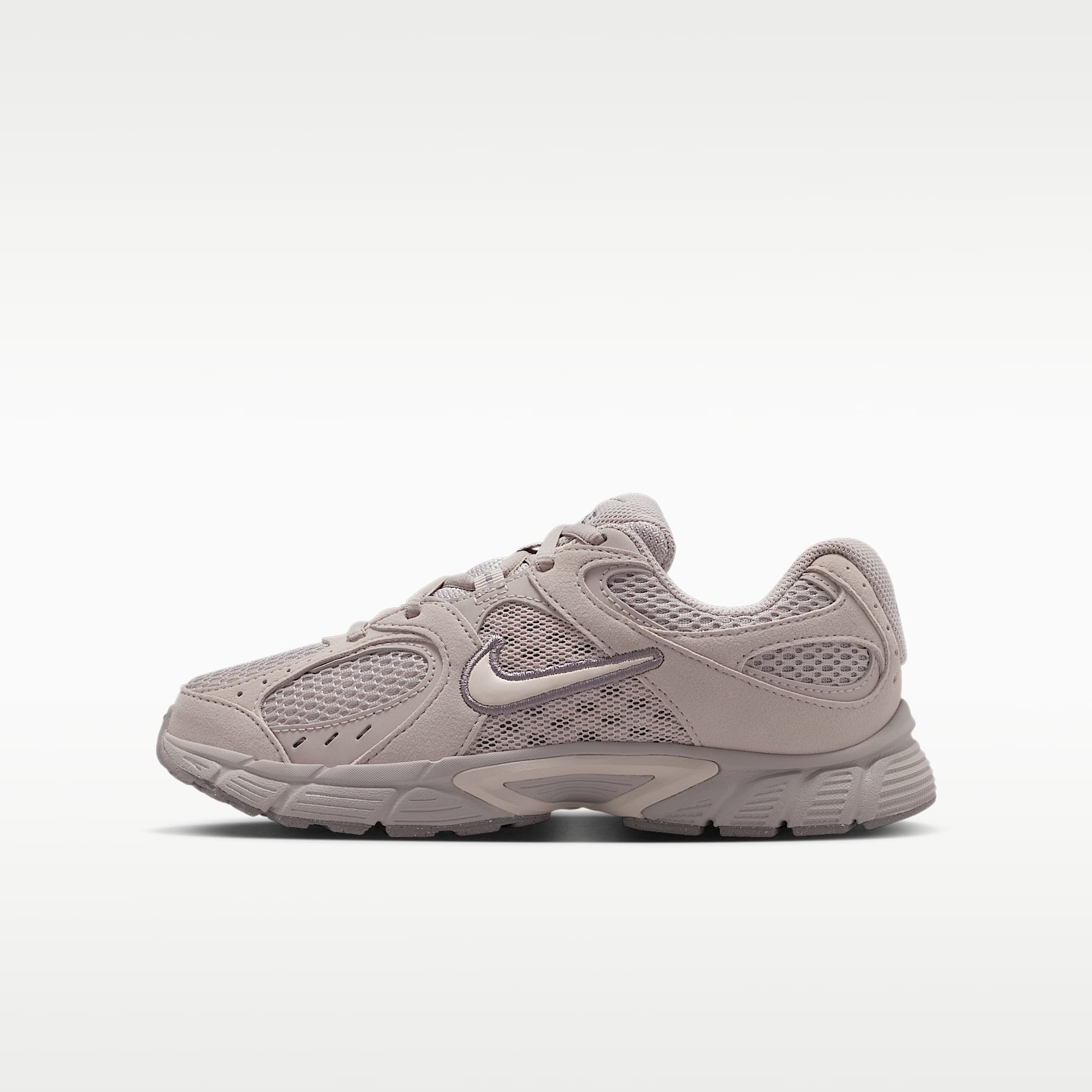 Nike V5 Runner Suede Older Kids' Shoes. Nike RO